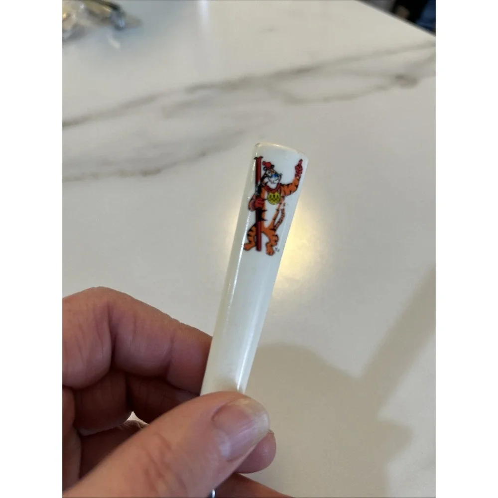 VTG KELLOGG's TONY THE TIGER CEREAL SPOON USA OLYMPICS ADVERTISING PREMIUM‎